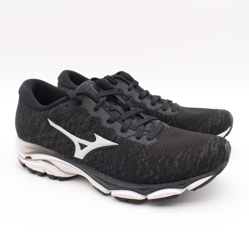 Mizuno Women's Black and White Athletic Running Shoes